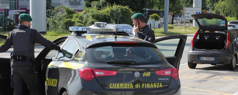 guardia finanza auto