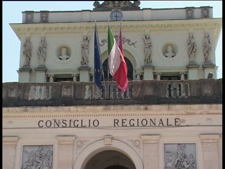 l'aquila palazzo consiglio regionale 10