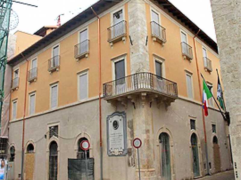 l aquila palazzo fibbioni