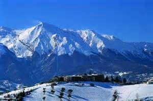 montagne neve blu