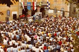 paese in  festa